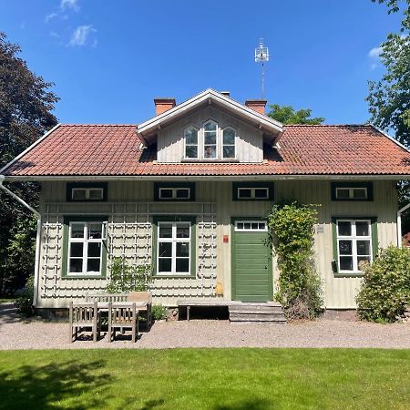 Aeppelgarden Bed & Breakfast Mariestad Exterior photo