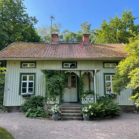 Aeppelgarden Bed & Breakfast Mariestad Exterior photo