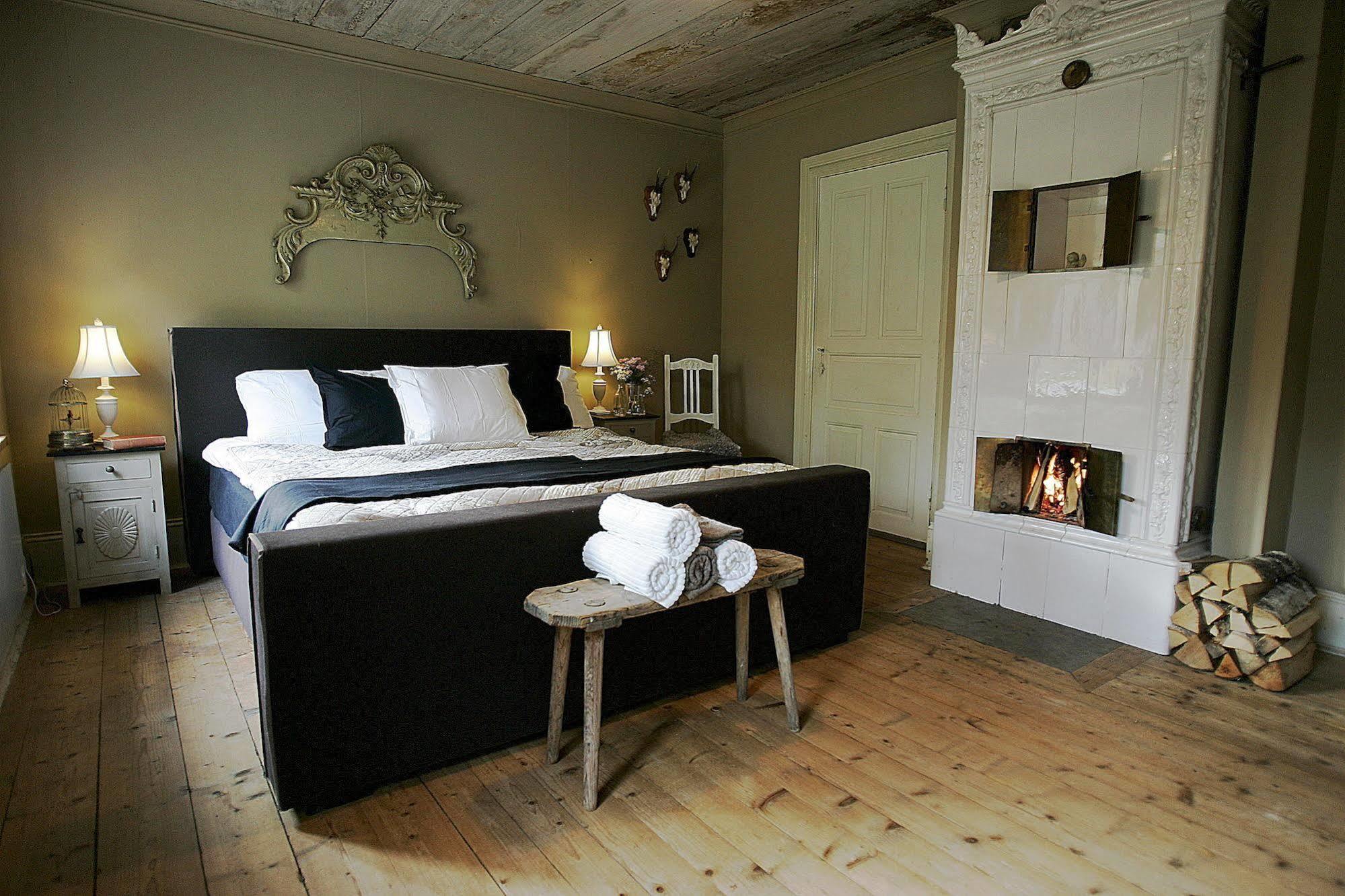 Aeppelgarden Bed & Breakfast Mariestad Exterior photo